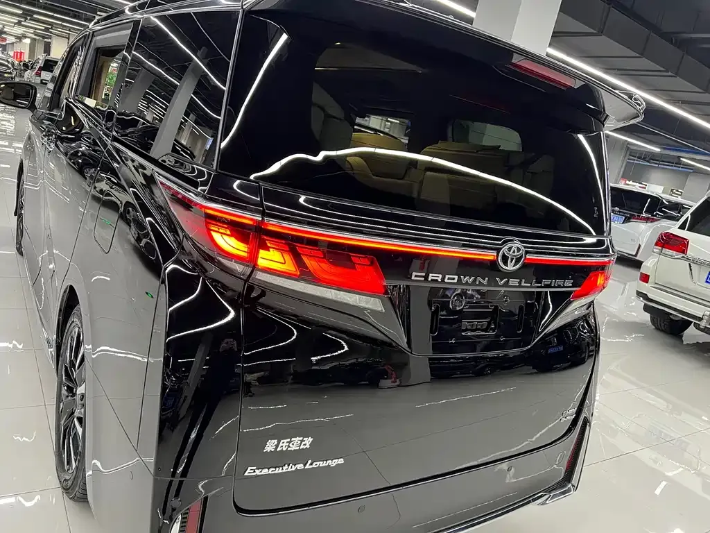 Toyota Vellfire 2023 из CN, фото 7