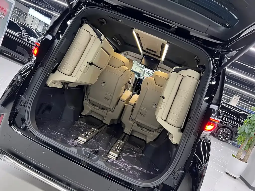 Toyota Vellfire 2023 из CN, фото 8