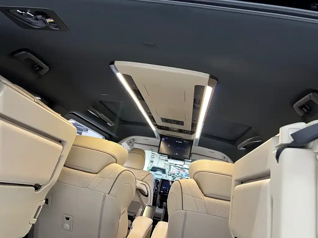 Toyota Vellfire 2023 из CN, фото 9