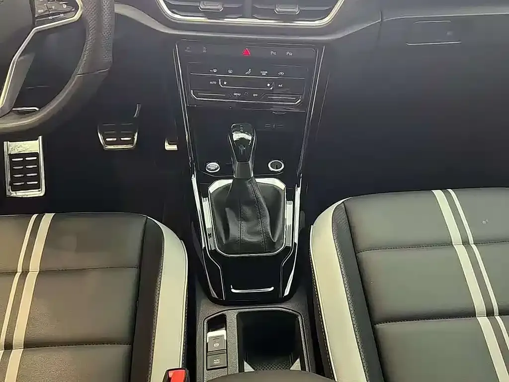 Volkswagen T-Roc 2023 из CN, фото 5