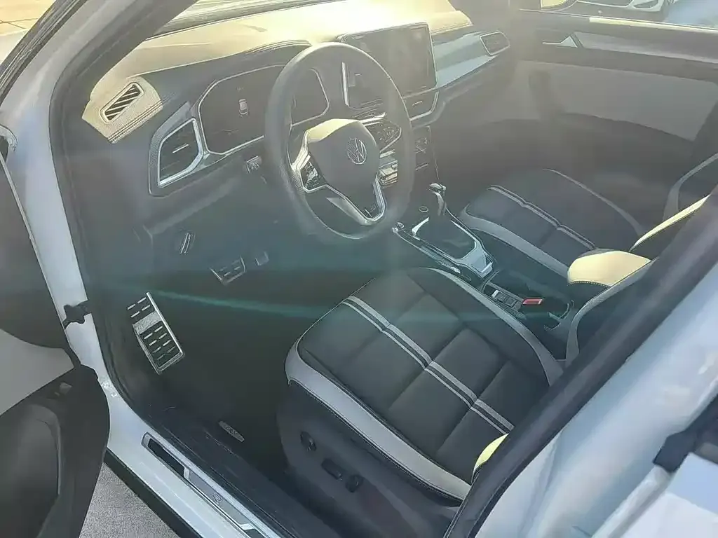 Volkswagen T-Roc 2023 из CN, фото 6