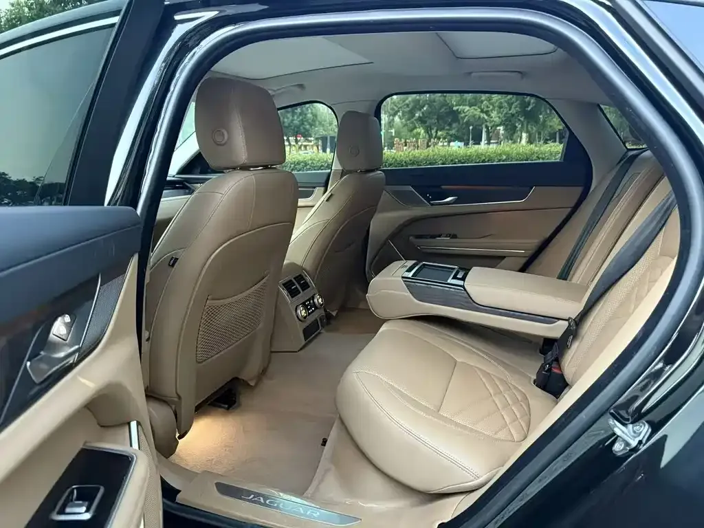Jaguar XFL 2023 из CN, фото 6