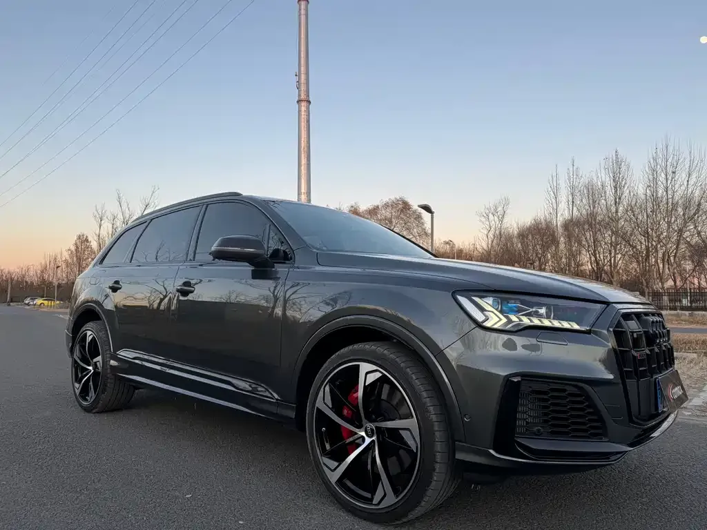 Audi SQ7 2025 из CN, фото 3
