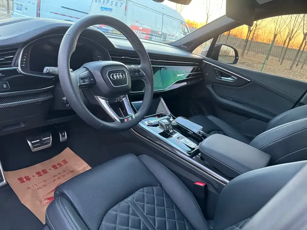 Audi SQ7 2025 из CN, фото 7
