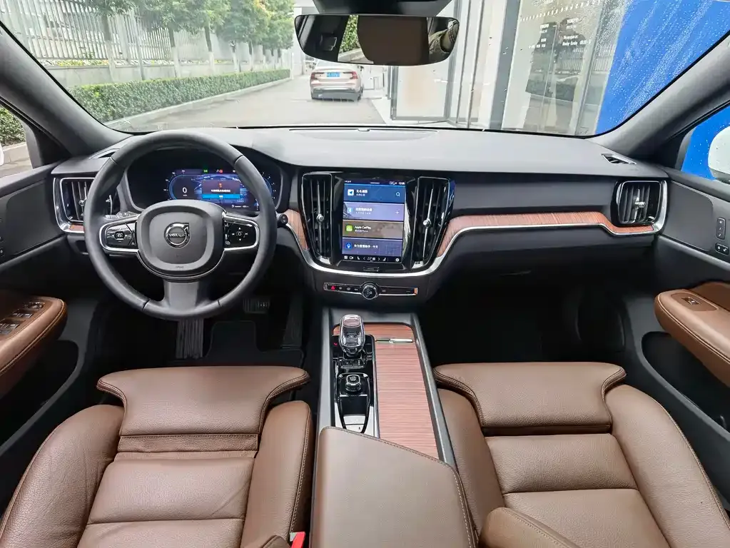 Volvo V60 2023 из CN, фото 10