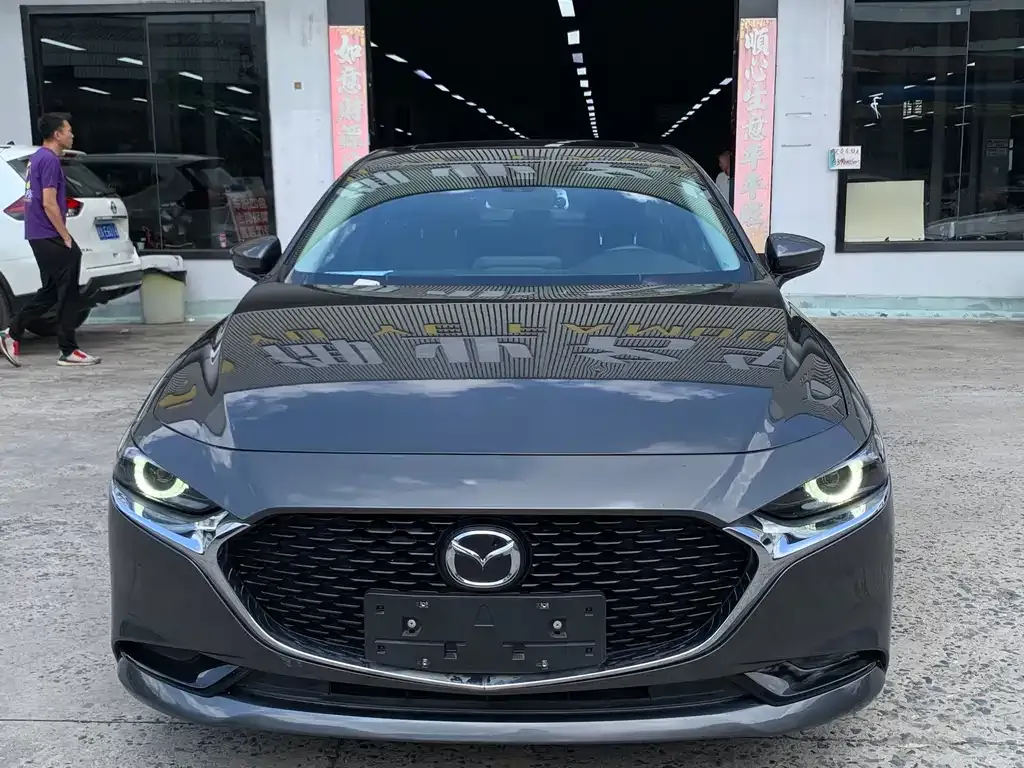 Mazda 3 Axela 2023 из CN, фото 2