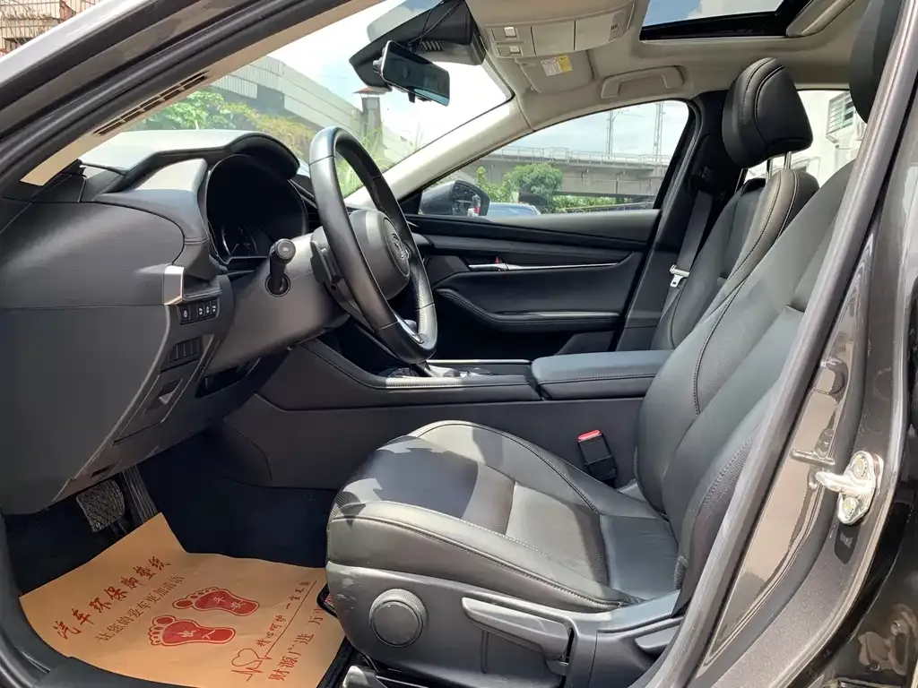 Mazda 3 Axela 2023 из CN, фото 4