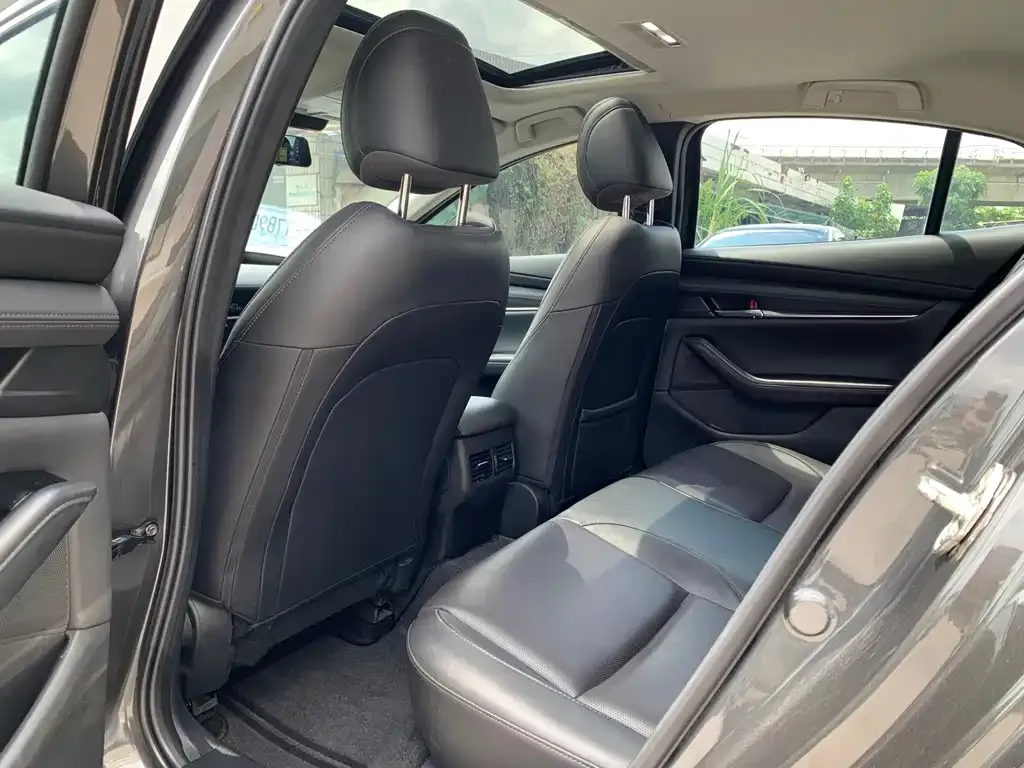 Mazda 3 Axela 2023 из CN, фото 6