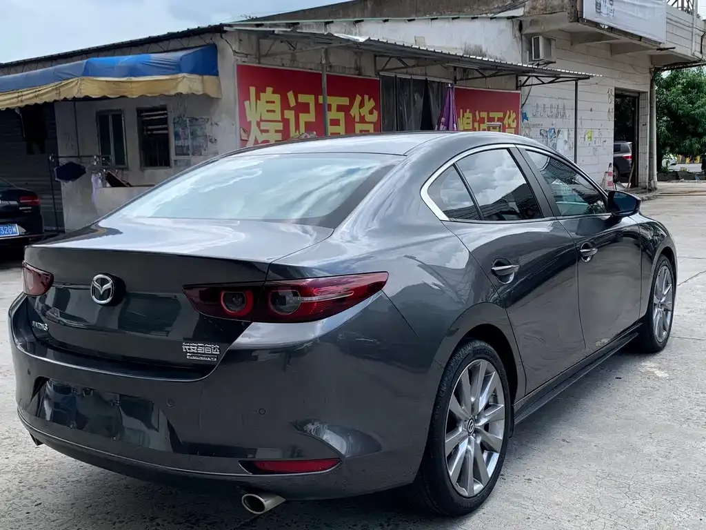 Mazda 3 Axela 2023 из CN, фото 9