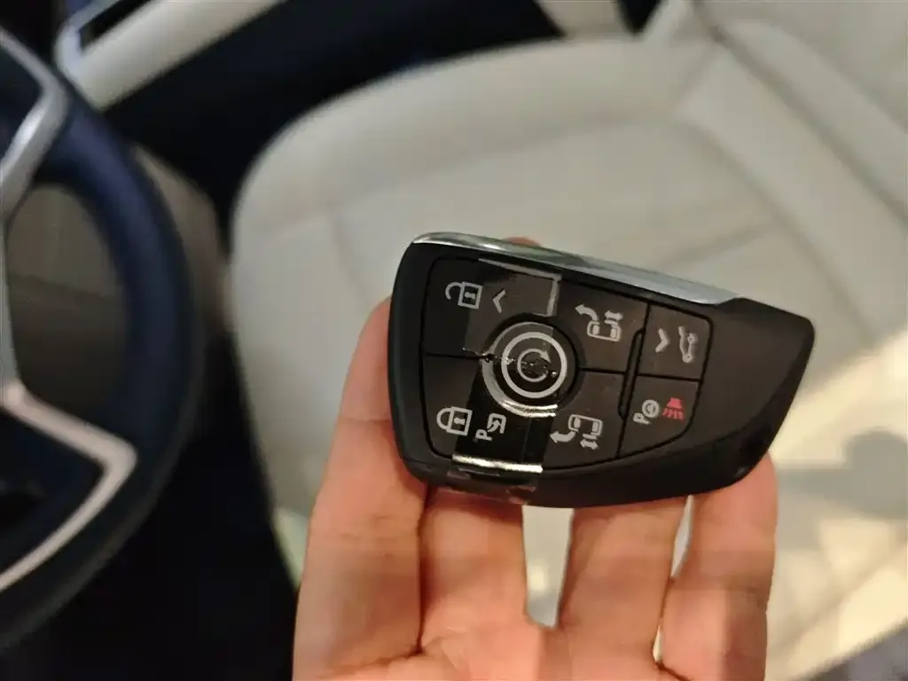 Buick GL8 Hybrid 2024 из CN, фото 9