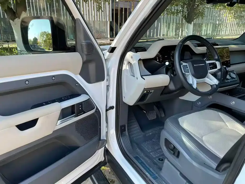 Land Rover Defender 2023 из CN, фото 8