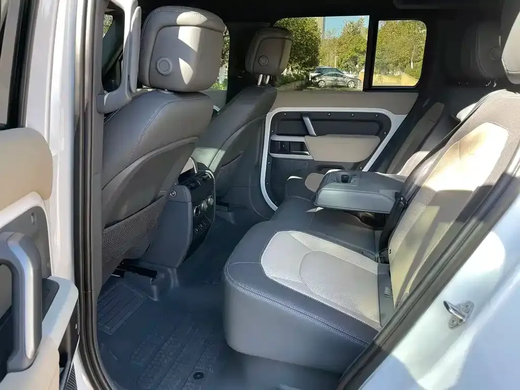 Land Rover Defender 2023 из CN, фото 9