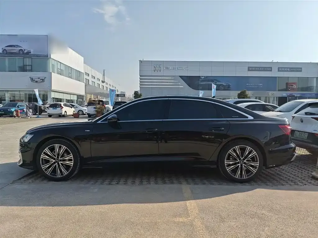 Audi A6L 2024 из CN, фото 5