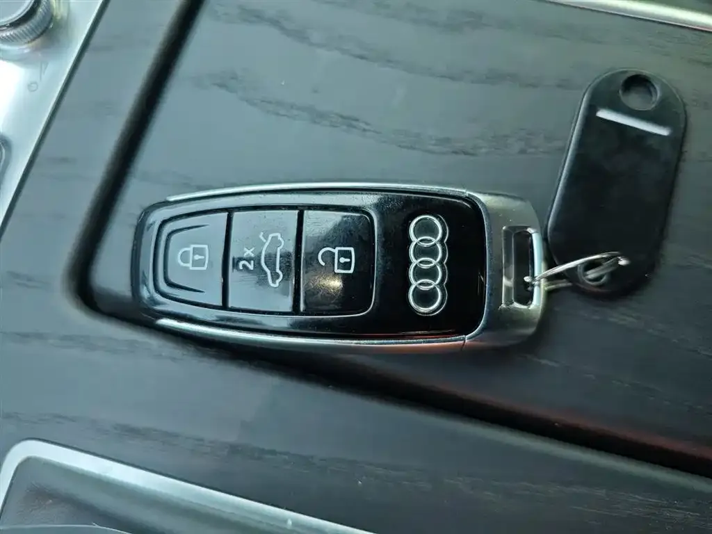 Audi A6L 2024 из CN, фото 9