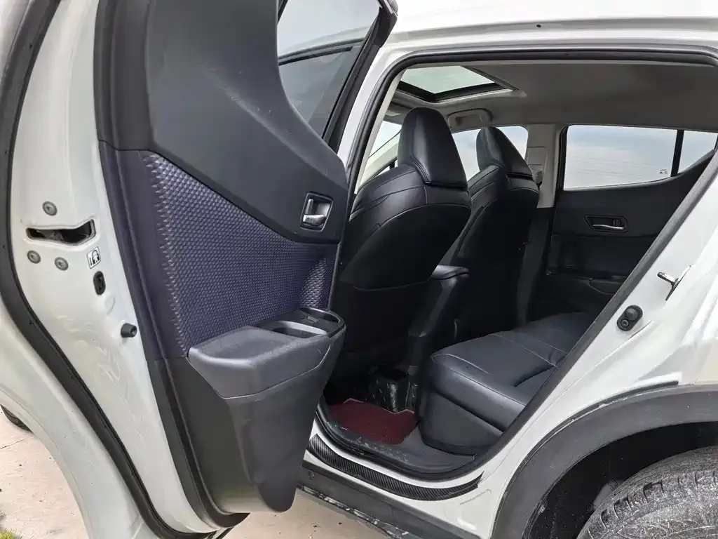 Toyota C-HR 2021 из CN, фото 9