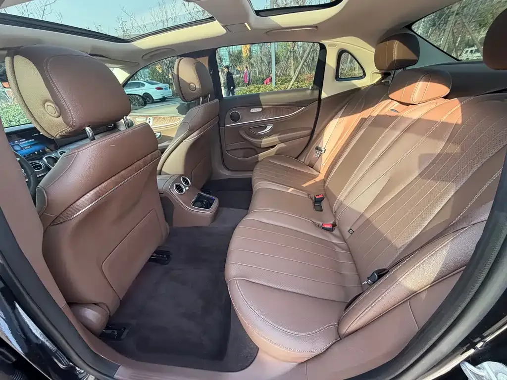 Mercedes-Benz E-Class 2023 из CN, фото 8