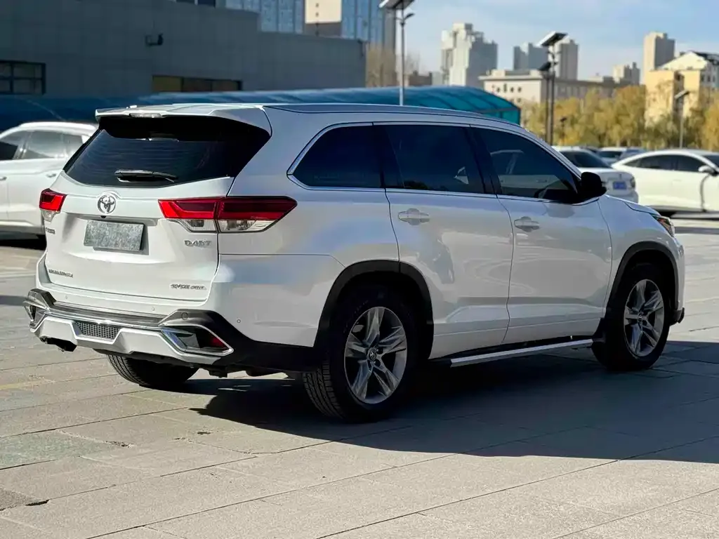 Toyota Highlander 2022 из CN, фото 3