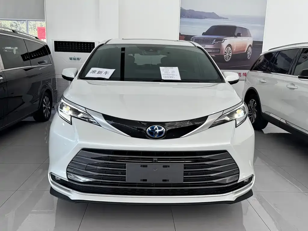 Toyota Sienna 2024 из CN, фото 2