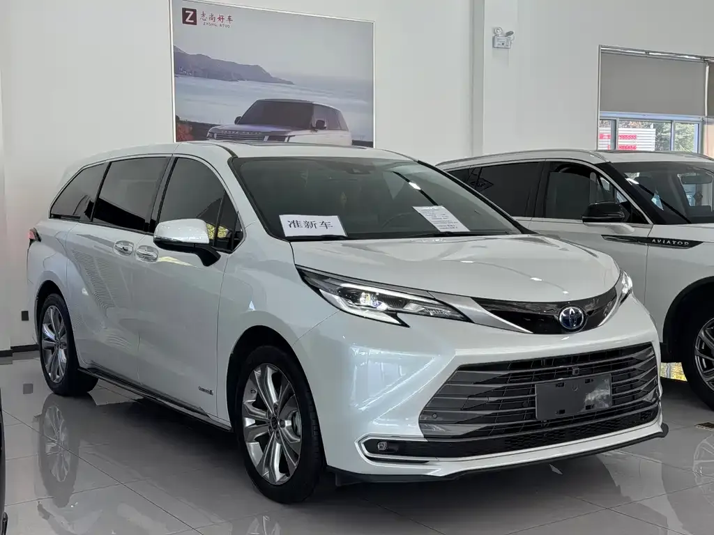 Toyota Sienna 2024 из CN, фото 3