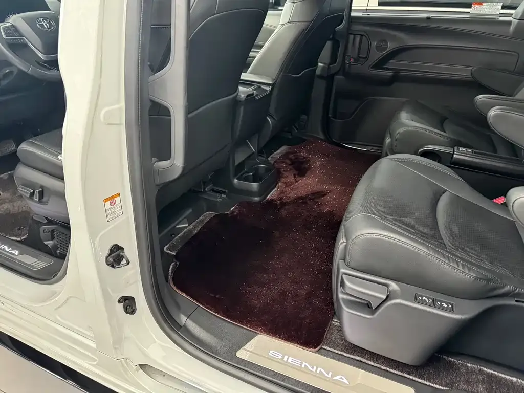 Toyota Sienna 2024 из CN, фото 6