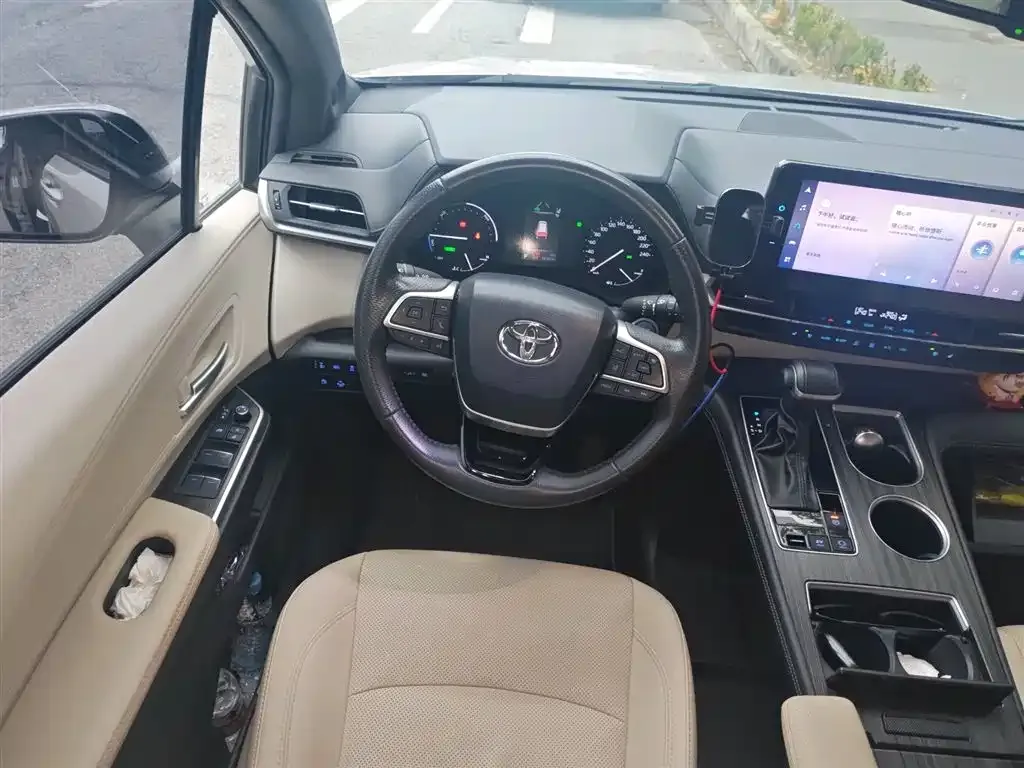 Toyota Sienna 2022 из CN, фото 3