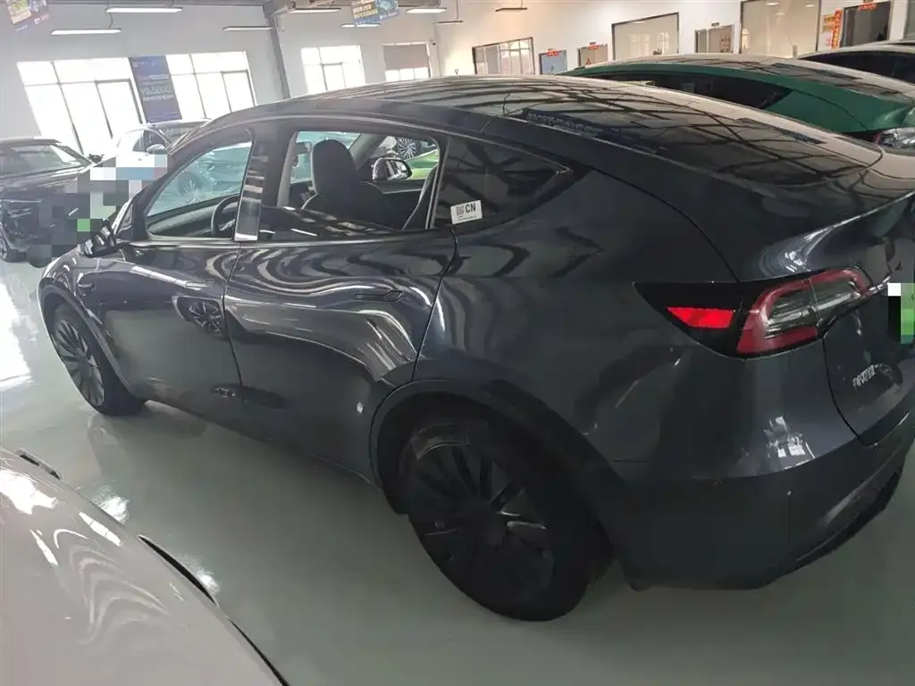 Tesla Model Y — фото 5