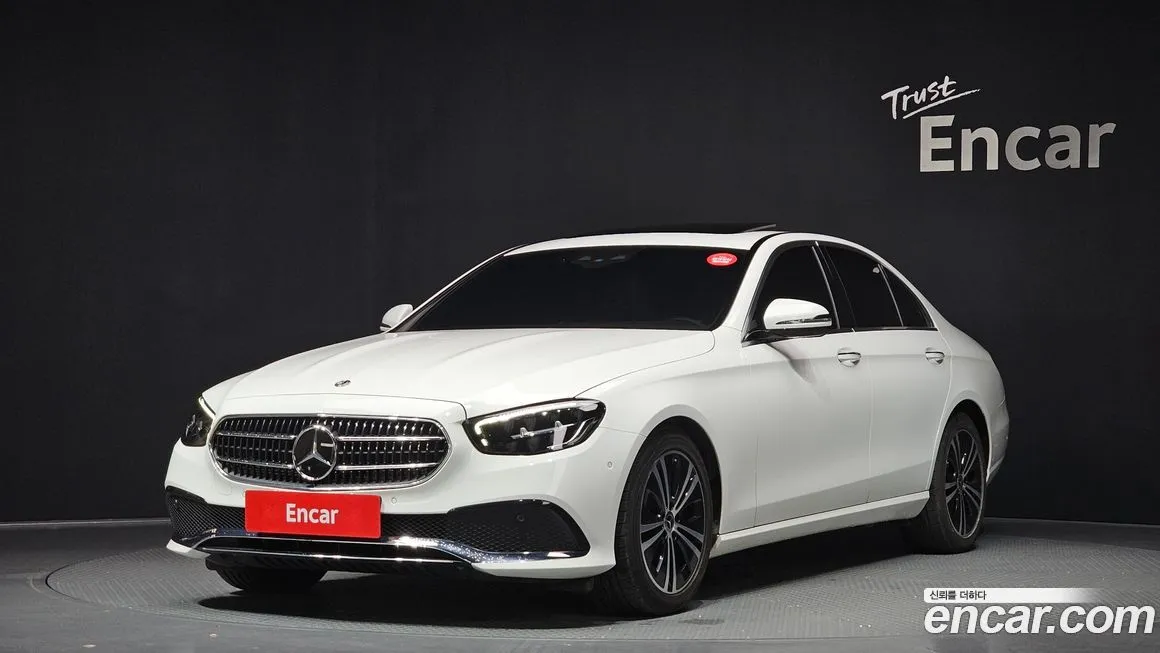 Mercedes-Benz E-Class — фото 1