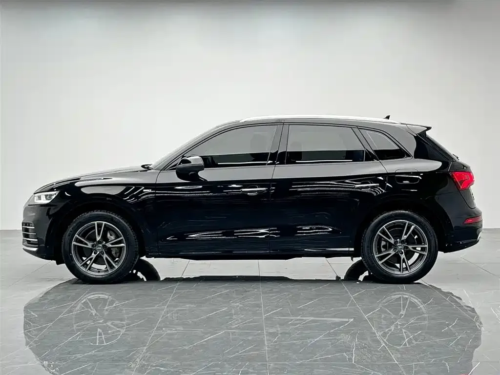Audi Q5L 2021 из CN, фото 3