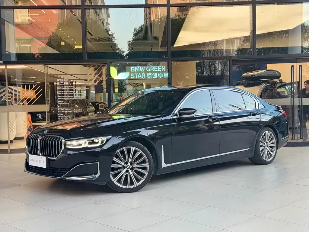 BMW 7 Series — фото 1