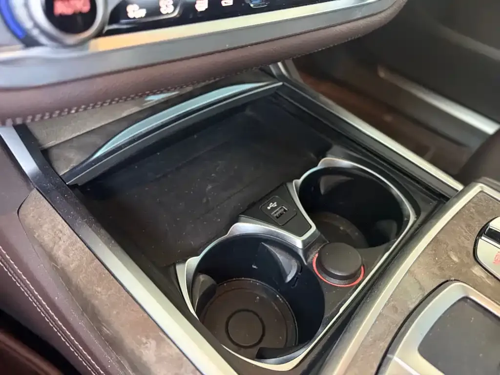BMW 7 Series — фото 10