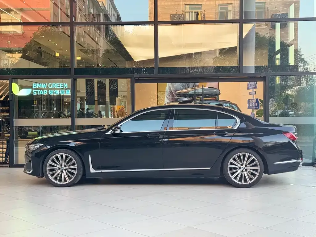 BMW 7 Series — фото 5
