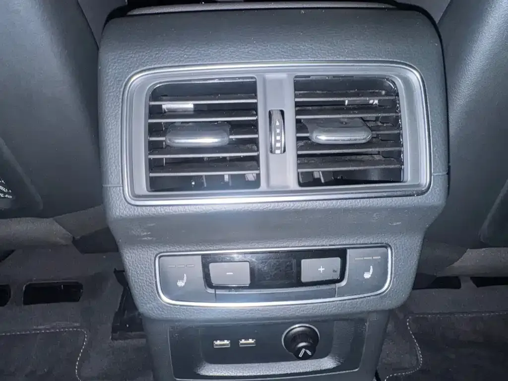 Audi Q5L 2022 из CN, фото 8