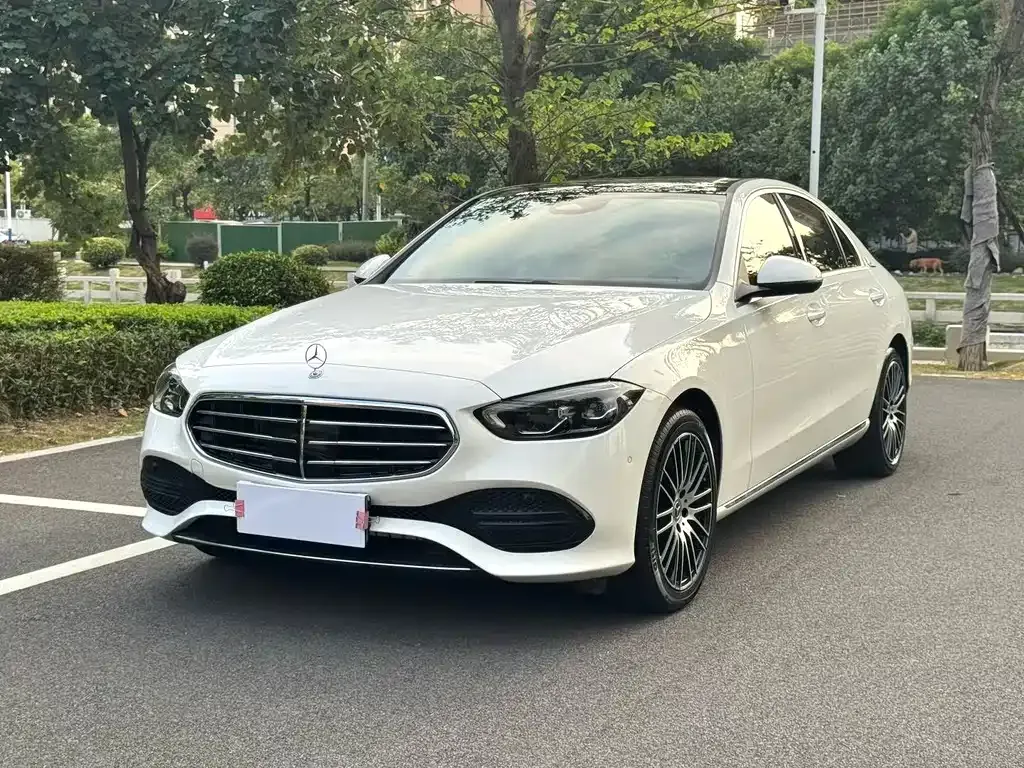 Mercedes-Benz C-Class — фото 1