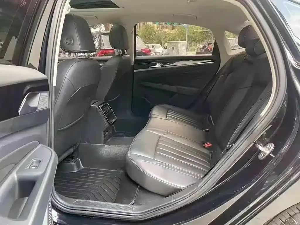 Volkswagen Passat 2023 из CN, фото 5