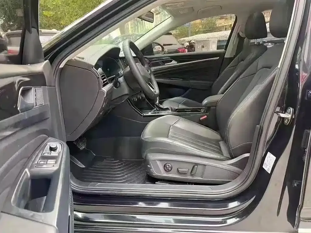 Volkswagen Passat 2023 из CN, фото 6