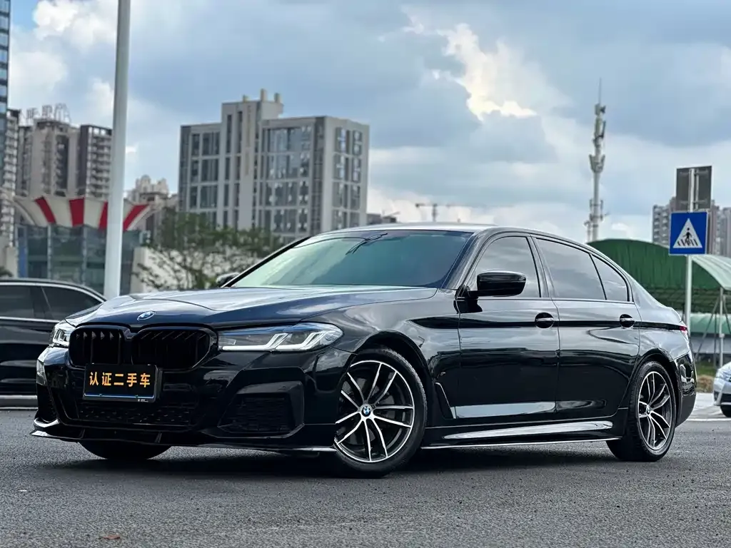 BMW 5 Series — фото 1