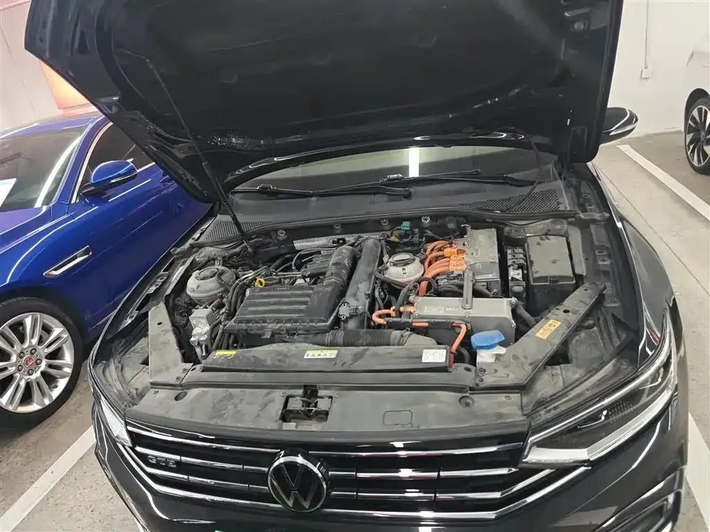 Volkswagen Magotan GTE PHEV 2023 из CN, фото 10