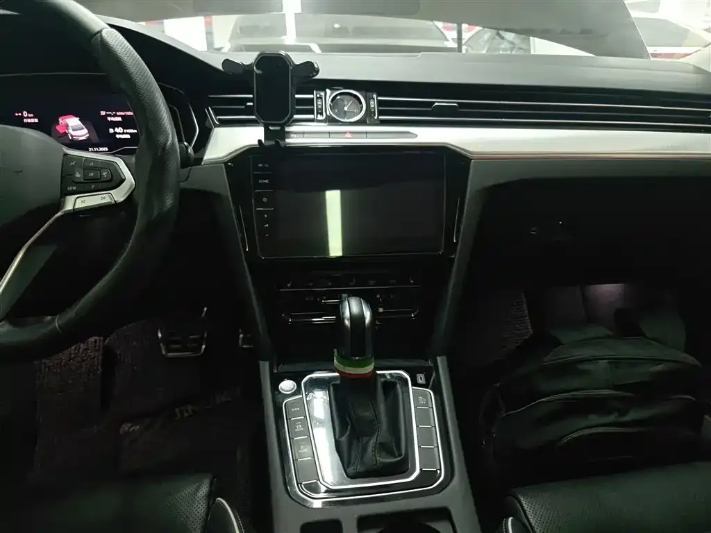 Volkswagen Magotan GTE PHEV 2023 из CN, фото 5