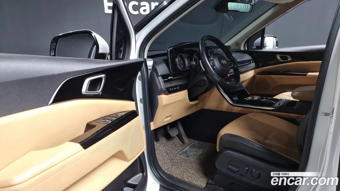 Kia Carnival — фото 10