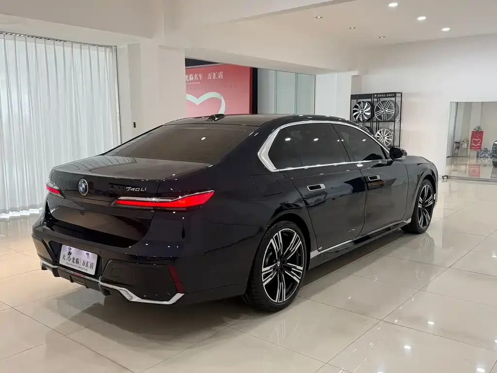 BMW 7 Series 2023 из CN, фото 4