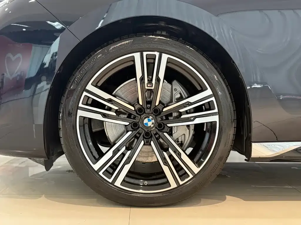 BMW 7 Series 2023 из CN, фото 6