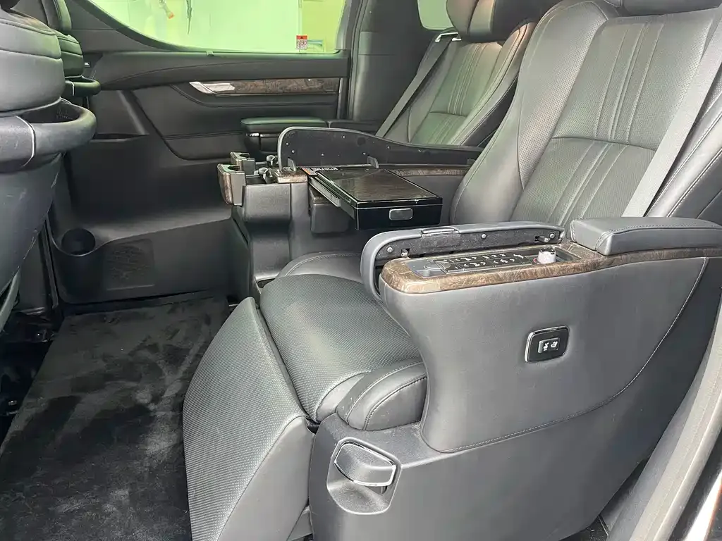 Toyota Vellfire 2022 из CN, фото 7