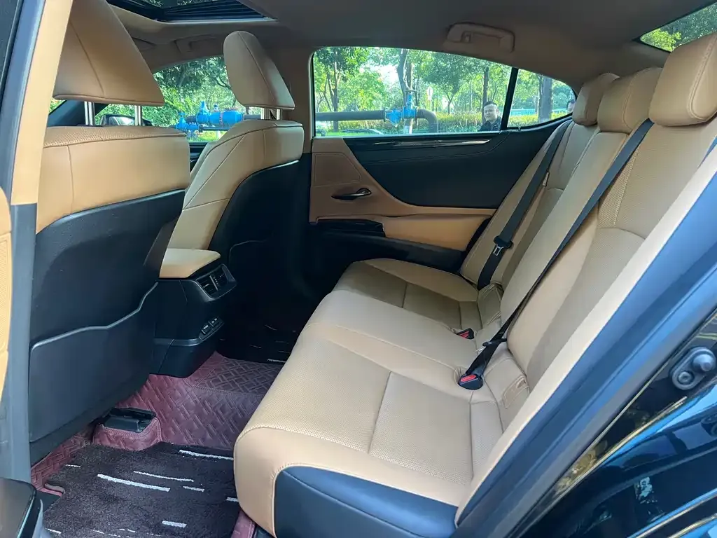 Lexus ES 2022 из CN, фото 9
