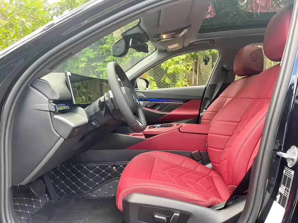 BMW 5 Series 2025 из CN, фото 4