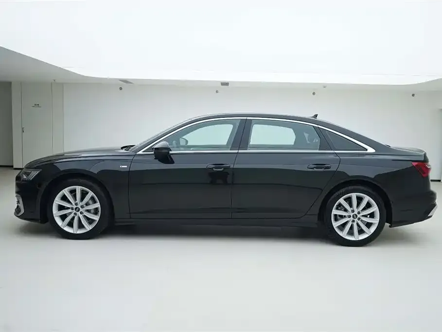 Audi A6L 2023 из CN, фото 3