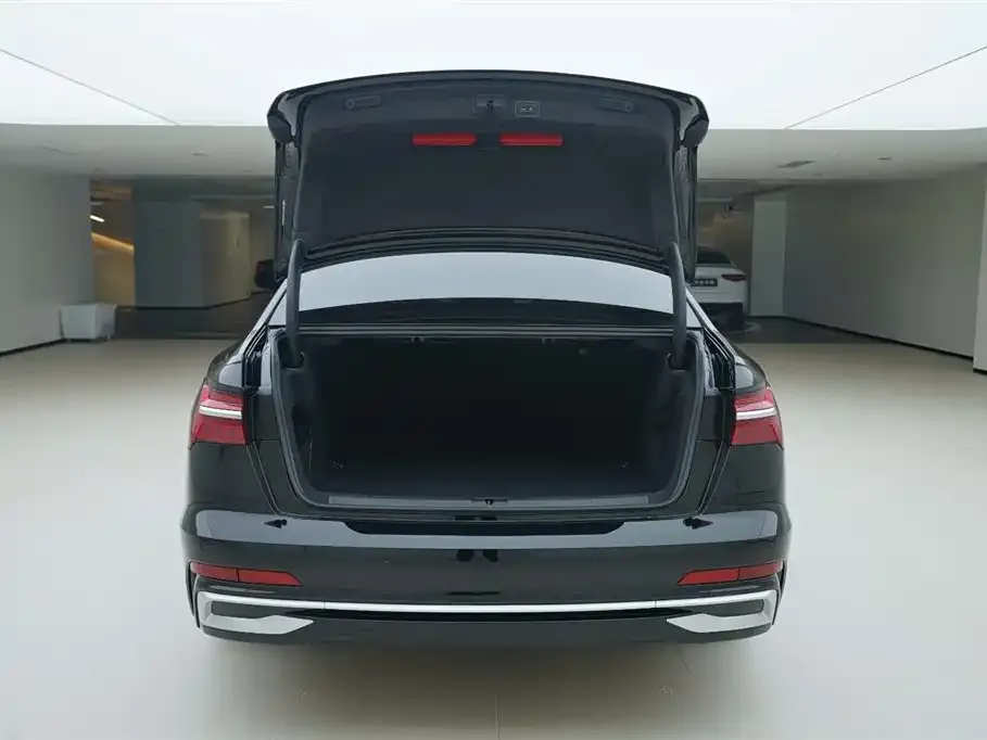 Audi A6L 2023 из CN, фото 6