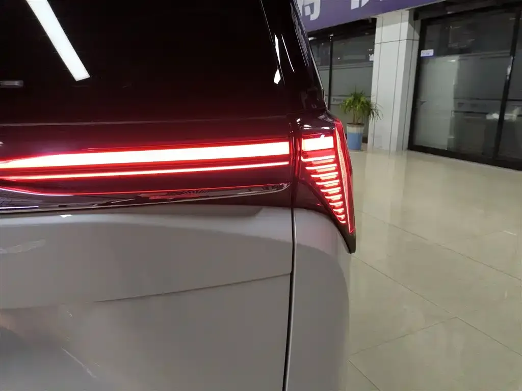 Buick GL8 Hybrid 2025 из CN, фото 8