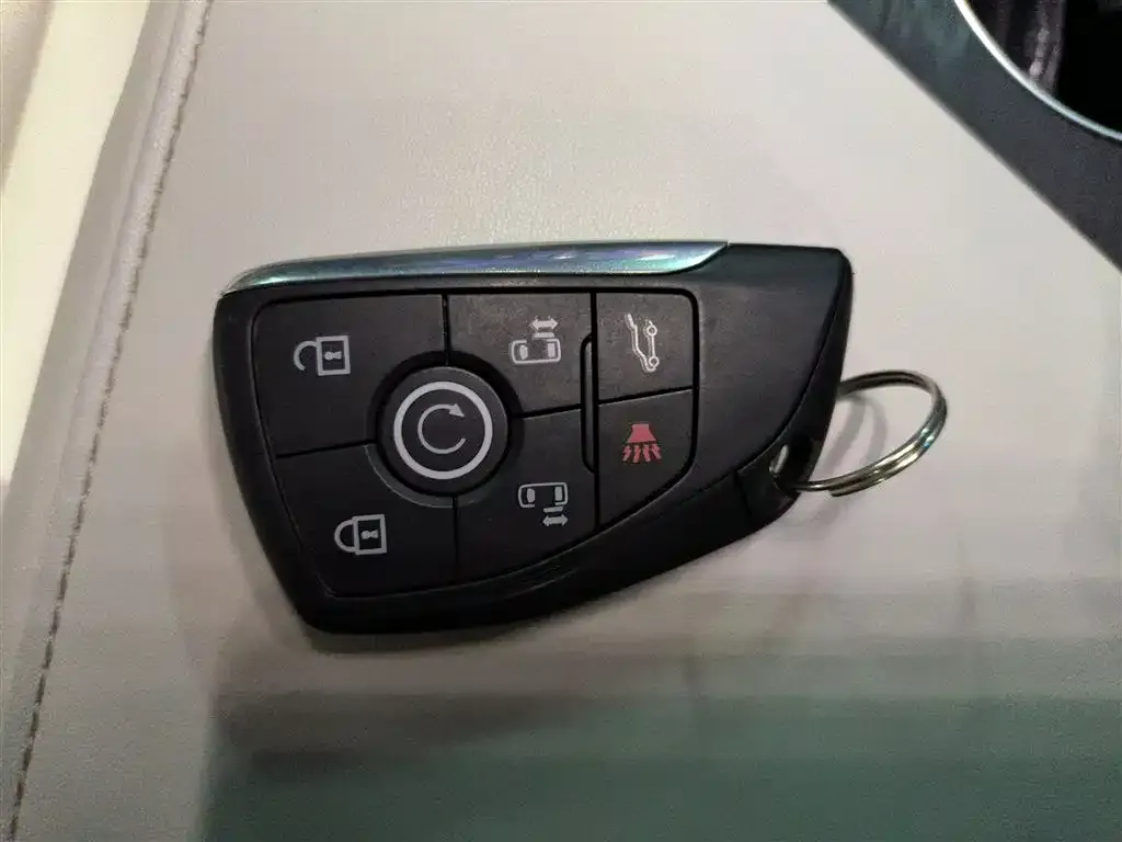 Buick GL8 Hybrid 2025 из CN, фото 9