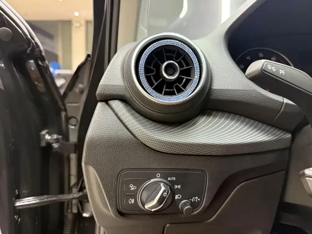 Audi Q2L 2021 из CN, фото 9