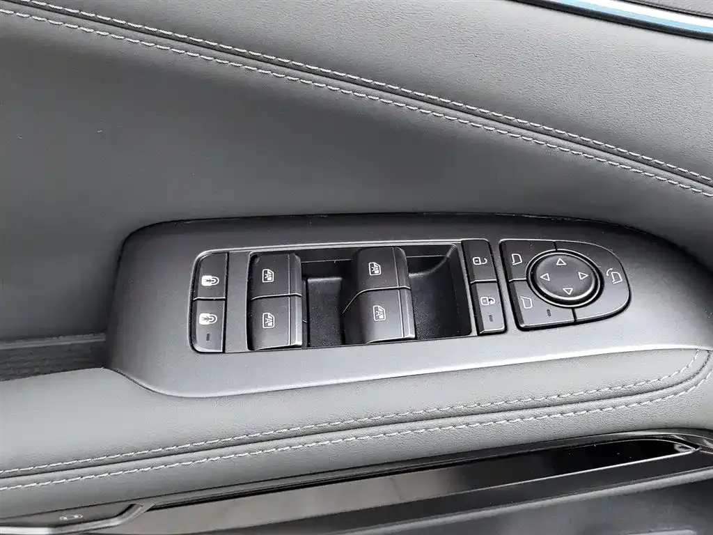 BYD L EV 2025 из CN, фото 9
